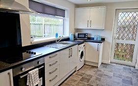 Warsett Crescent, 5 Bedrooms Near The Coast.